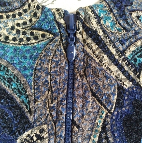 4/$20 Tanjay  Paisley Print Full Zip Lightweight Jacket - Picture 6 of 10